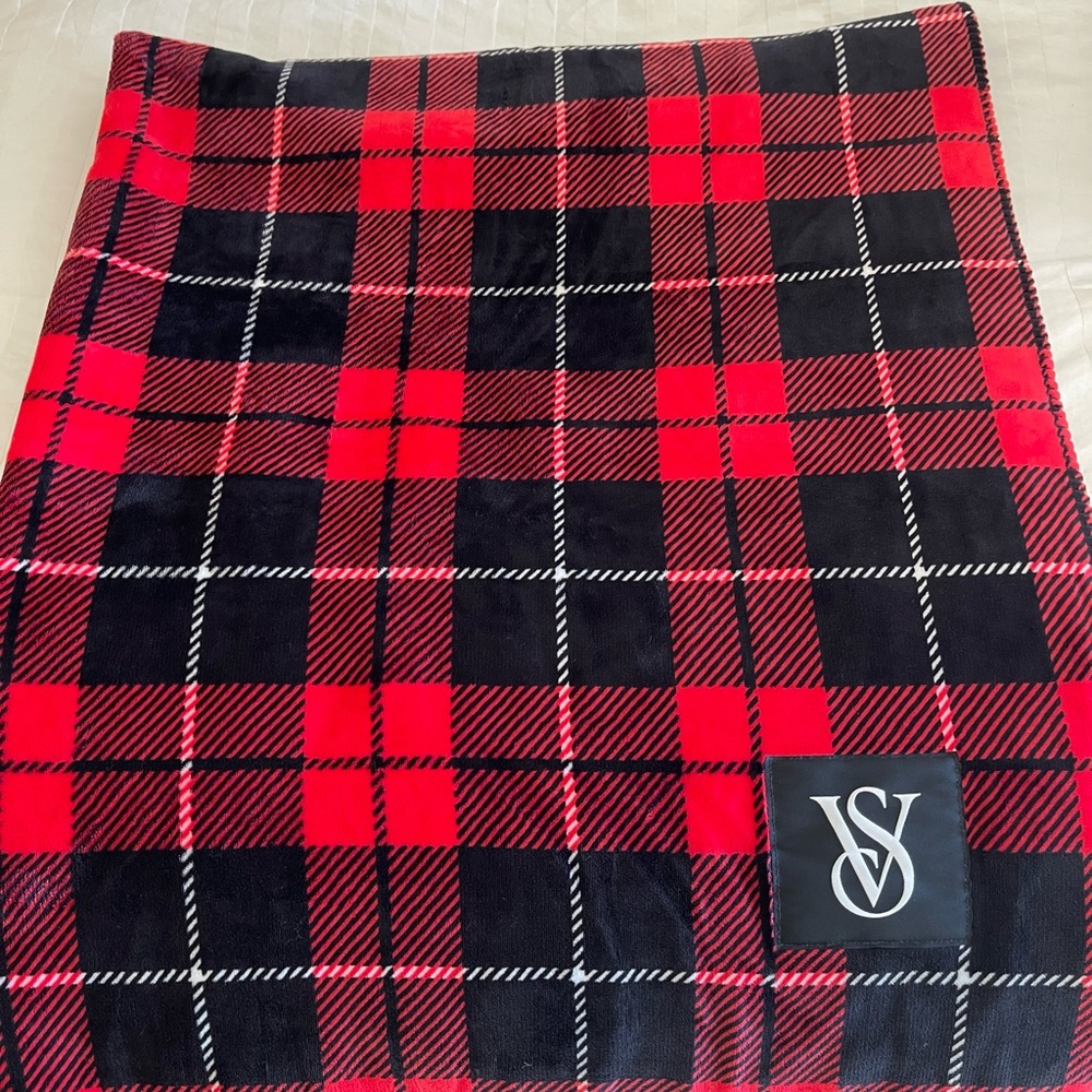 New Victoria’s Secret Plush Blanket